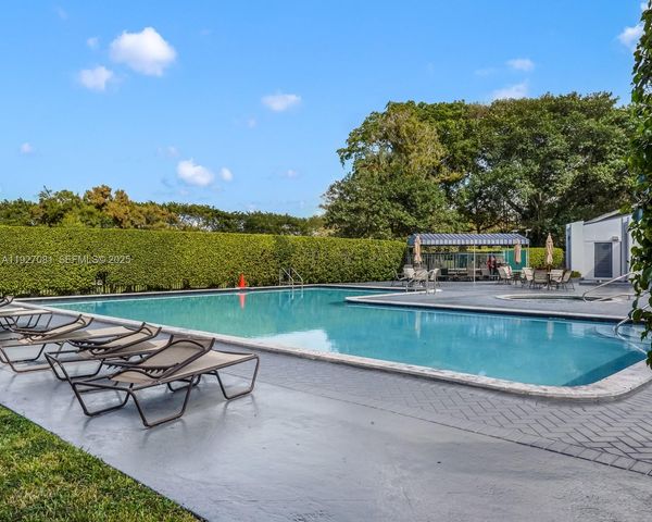 8320 Sands Point Blvd M301, Tamarac, FL 33321