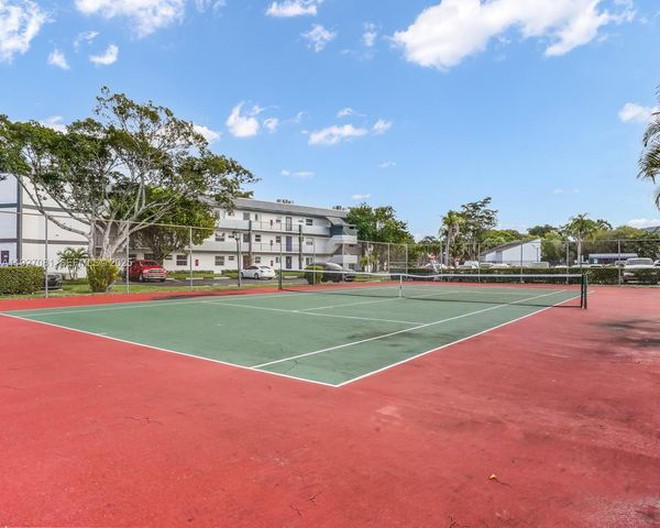 8320 Sands Point Blvd M301, Tamarac, FL 33321