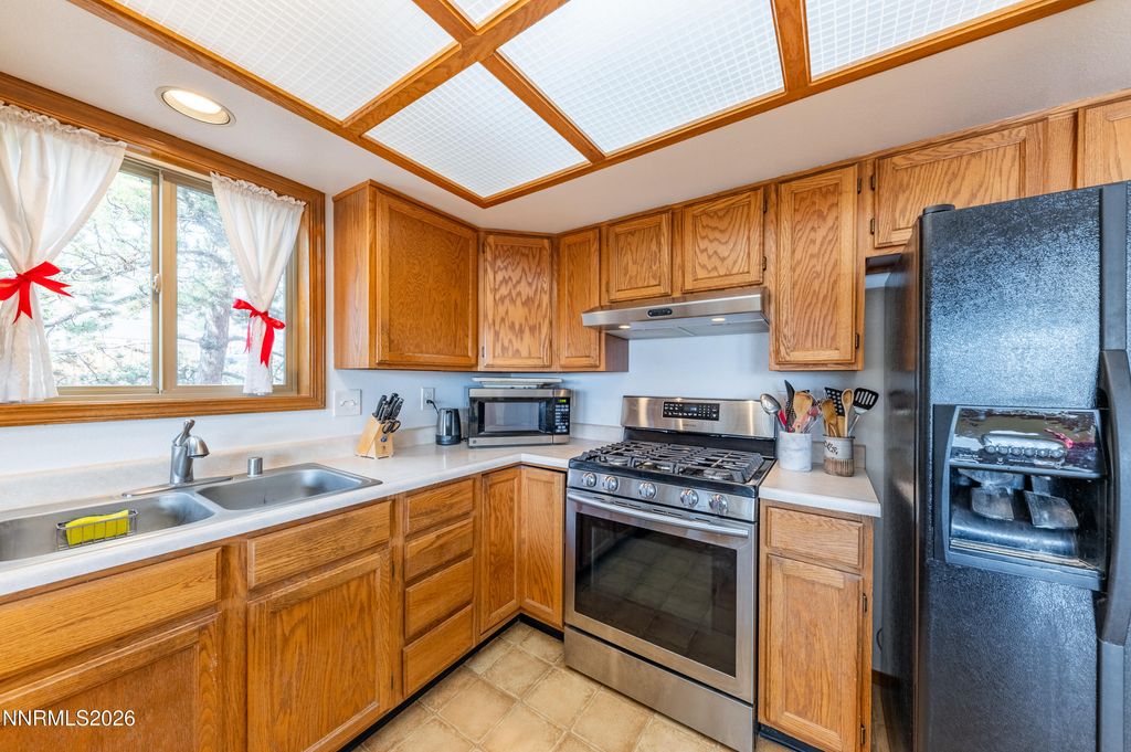 Image 11 of property listing at 11960 Fir Drive, Reno, NV 89506