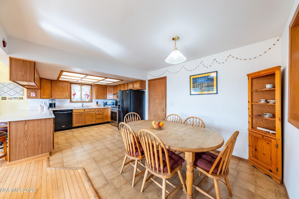 Image 8 of property listing at 11960 Fir Drive, Reno, NV 89506