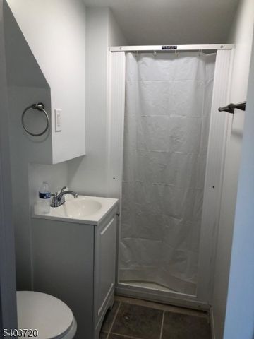 43 Paterson St, Newark City, NJ 07105