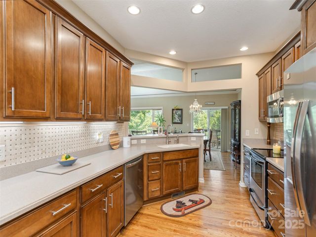 31 Headwater Drive, Hendersonville, NC 28739