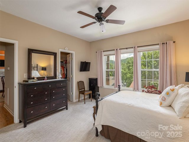 31 Headwater Drive, Hendersonville, NC 28739