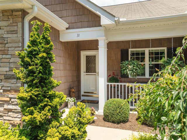 31 Headwater Drive, Hendersonville, NC 28739