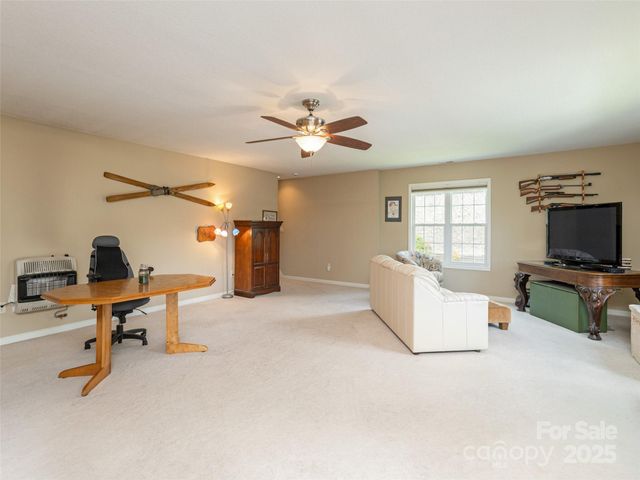 31 Headwater Drive, Hendersonville, NC 28739