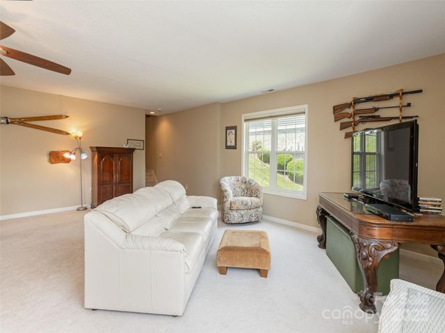 31 Headwater Drive, Hendersonville, NC 28739