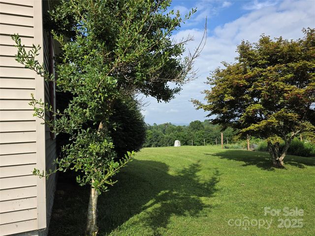 21 Persimmon Drive, Mills River, NC 28759
