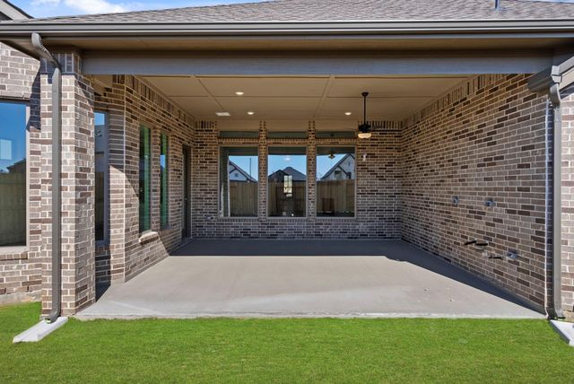 10271 Bluegill Crest Drive, Willis, TX 77318