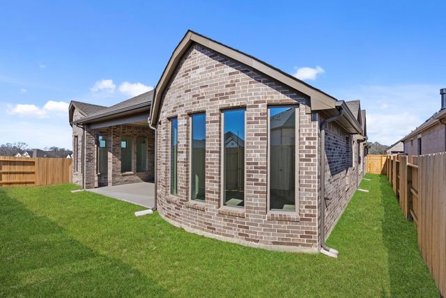 10271 Bluegill Crest Drive, Willis, TX 77318