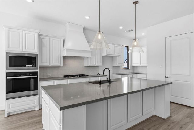 10271 Bluegill Crest Drive, Willis, TX 77318