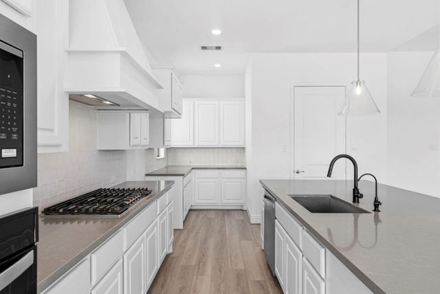 10271 Bluegill Crest Drive, Willis, TX 77318