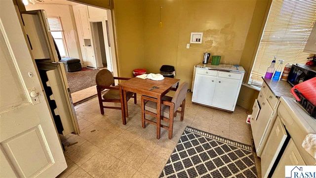 12 E Main Street, Madelia, MN 56062