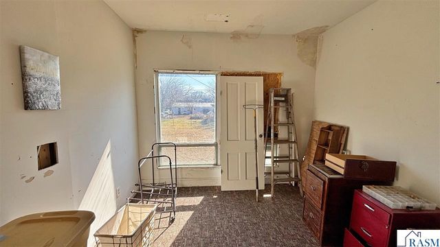 12 E Main Street, Madelia, MN 56062