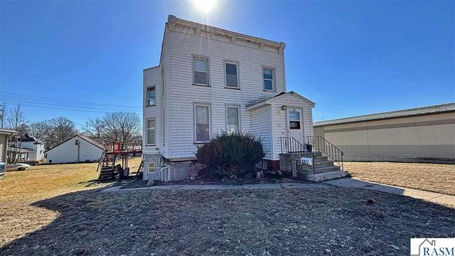 12 E Main Street, Madelia, MN 56062