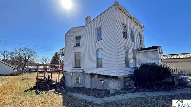 12 E Main Street, Madelia, MN 56062