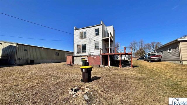 12 E Main Street, Madelia, MN 56062