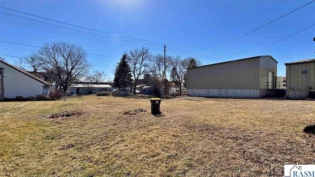 12 E Main Street, Madelia, MN 56062