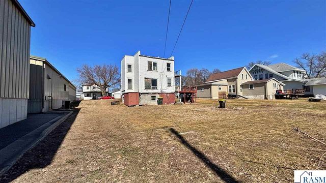 12 E Main Street, Madelia, MN 56062