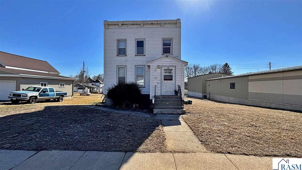 12 E Main Street, Madelia, MN 56062