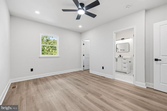1004 COLONIAL AVE, Alexandria, VA 22314