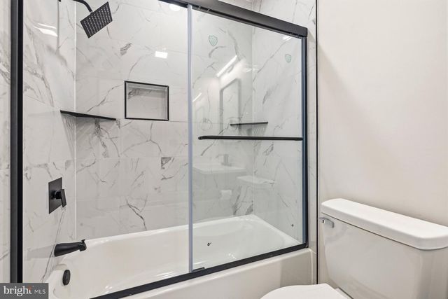 1004 COLONIAL AVE, Alexandria, VA 22314