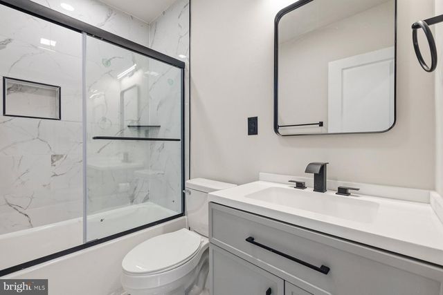 1004 COLONIAL AVE, Alexandria, VA 22314