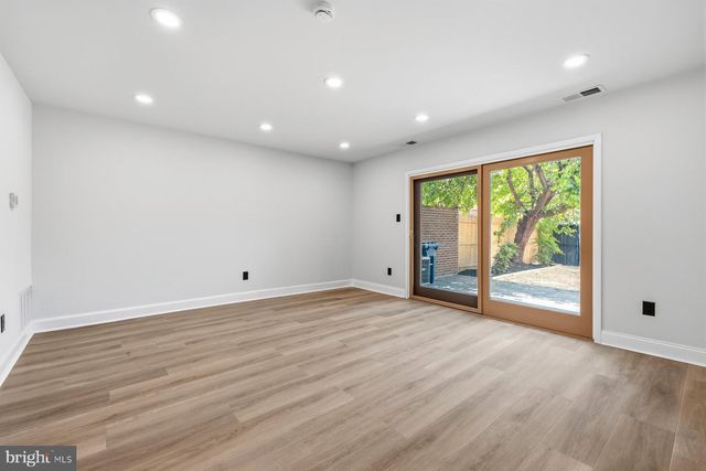 1004 COLONIAL AVE, Alexandria, VA 22314
