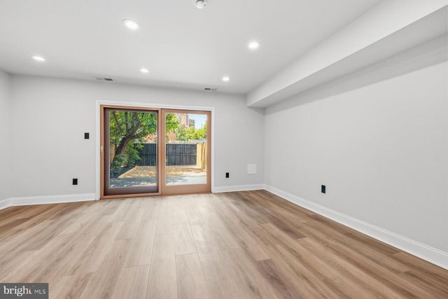 1004 COLONIAL AVE, Alexandria, VA 22314