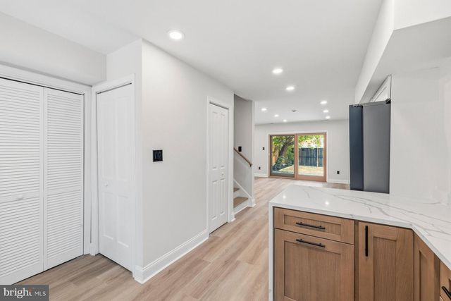 1004 COLONIAL AVE, Alexandria, VA 22314