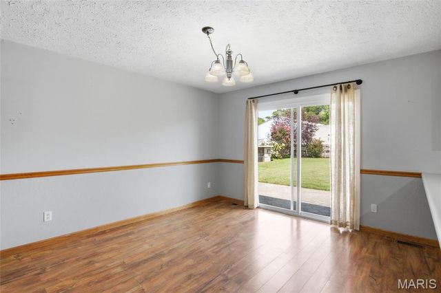 102 Irene Drive, St Jacob, IL 62281