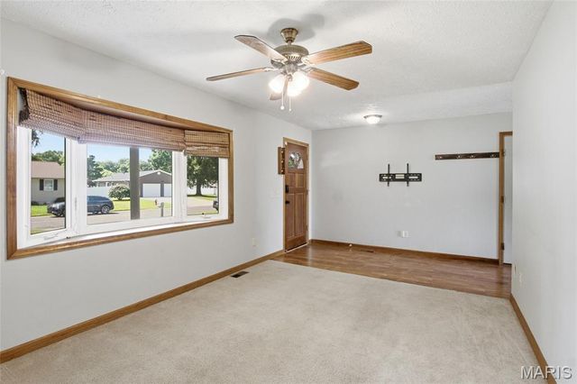 102 Irene Drive, St Jacob, IL 62281