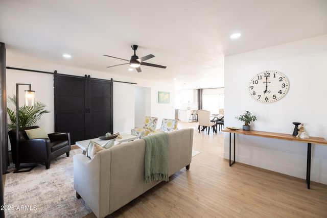 4415 W CAROL Avenue, Glendale, AZ 85302