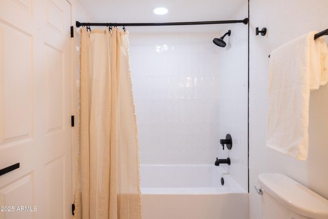 4415 W CAROL Avenue, Glendale, AZ 85302