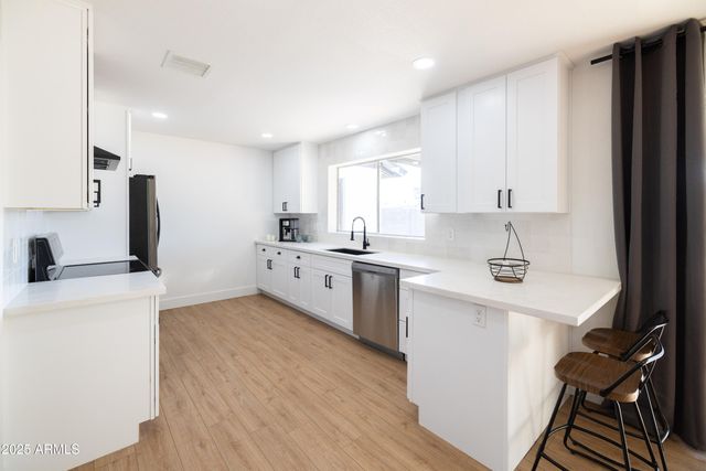 4415 W CAROL Avenue, Glendale, AZ 85302