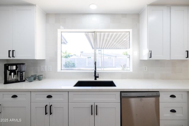 4415 W CAROL Avenue, Glendale, AZ 85302