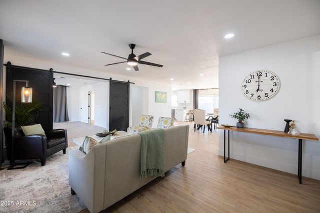 4415 W CAROL Avenue, Glendale, AZ 85302