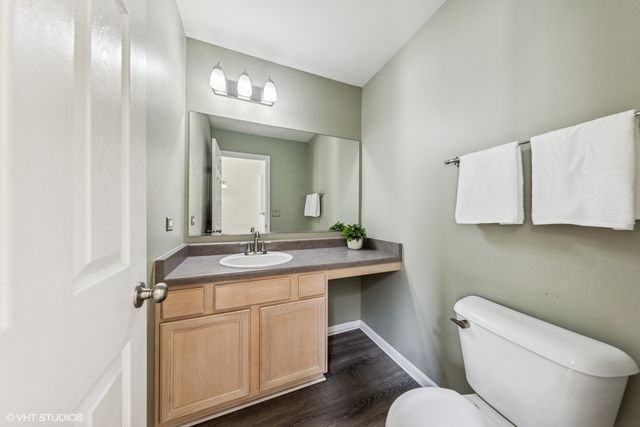 1670 Mansfield Court, Roselle, IL 60172