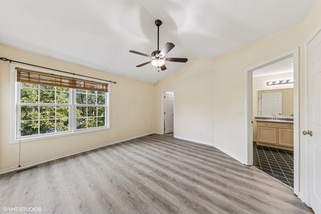 1670 Mansfield Court, Roselle, IL 60172