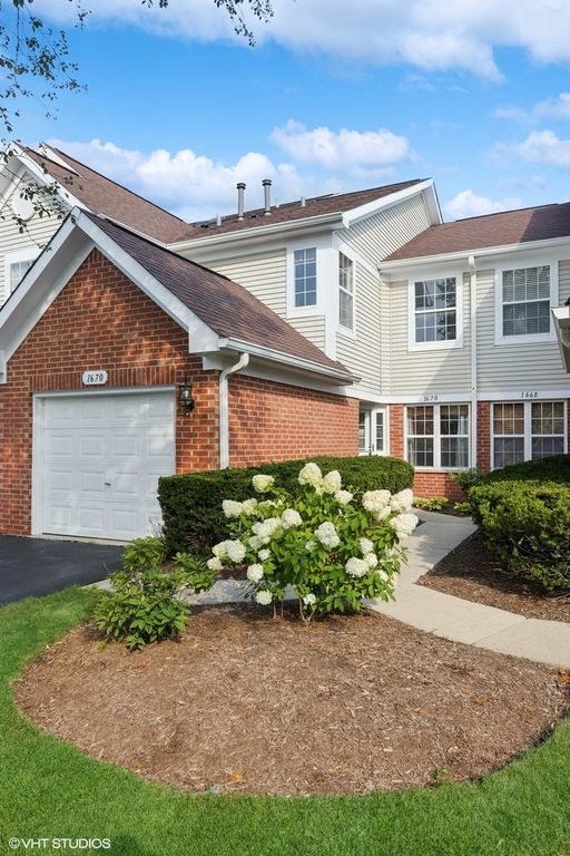 1670 Mansfield Court, Roselle, IL 60172