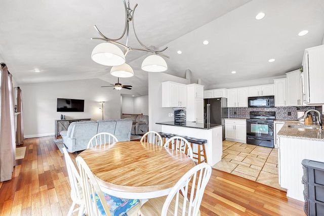 544 NICOLE LANE, Wrightstown, WI 54180