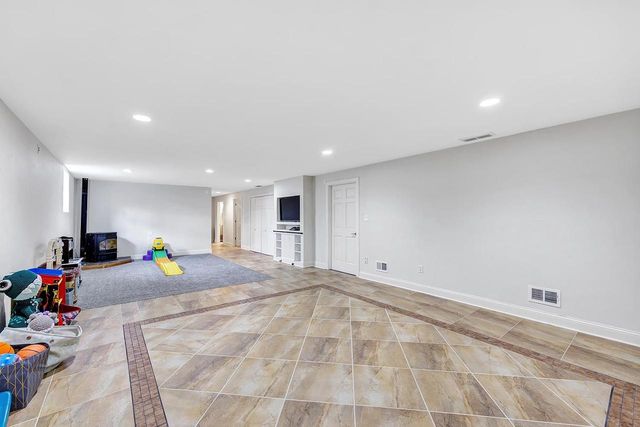 544 NICOLE LANE, Wrightstown, WI 54180