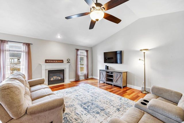 544 NICOLE LANE, Wrightstown, WI 54180