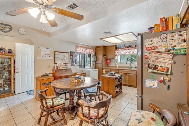 11870 9th, Hesperia, CA 92345