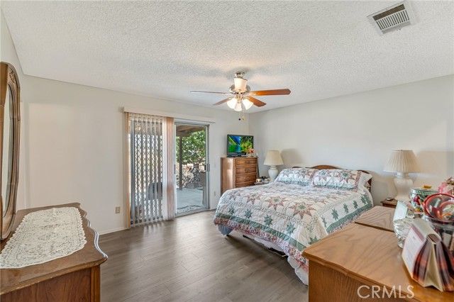 11870 9th, Hesperia, CA 92345