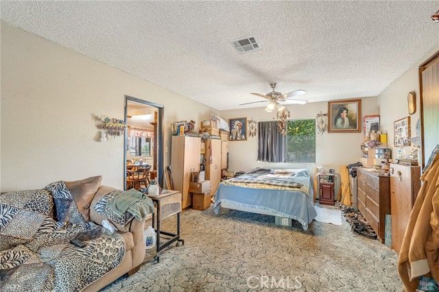 11870 9th, Hesperia, CA 92345