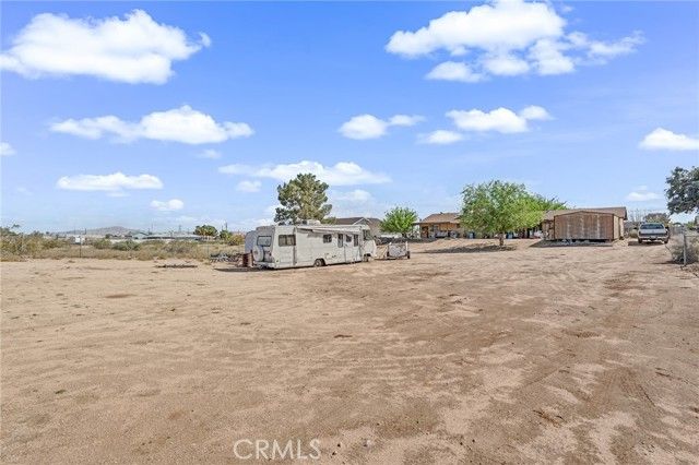11870 9th, Hesperia, CA 92345