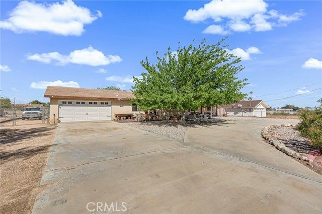 11870 9th, Hesperia, CA 92345