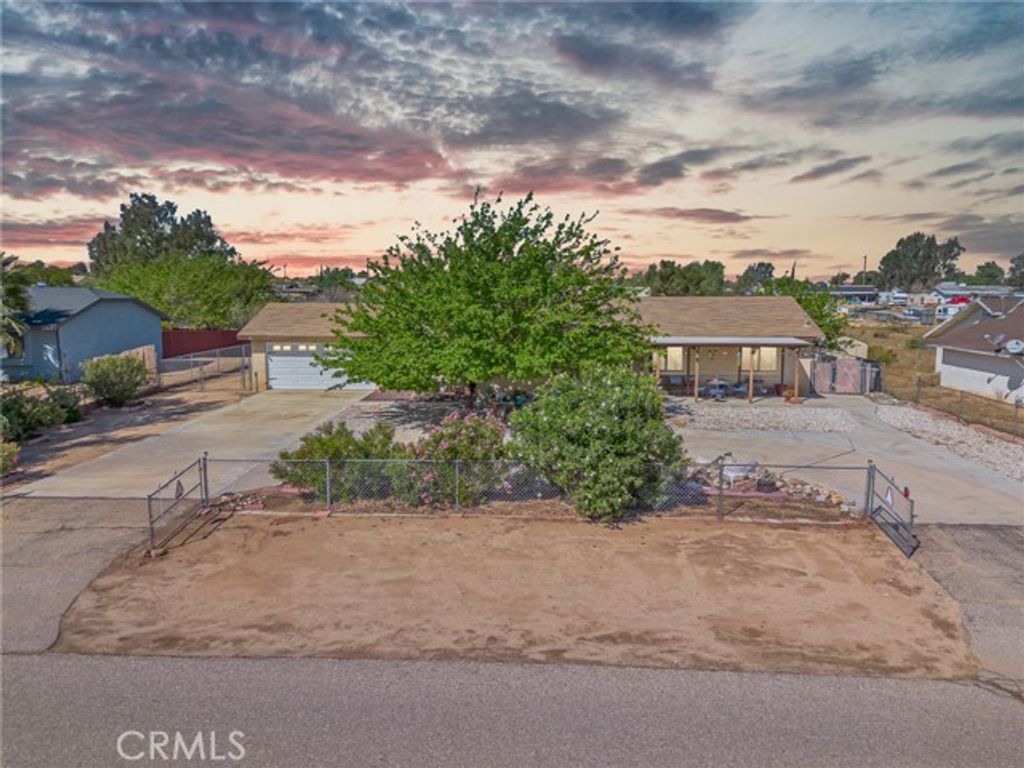 11870 9th, Hesperia, CA 92345