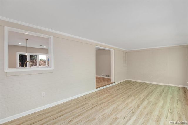 24735 Lathrup Boulevard, Southfield, MI 48075