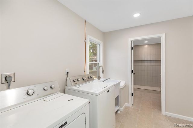 24735 Lathrup Boulevard, Southfield, MI 48075